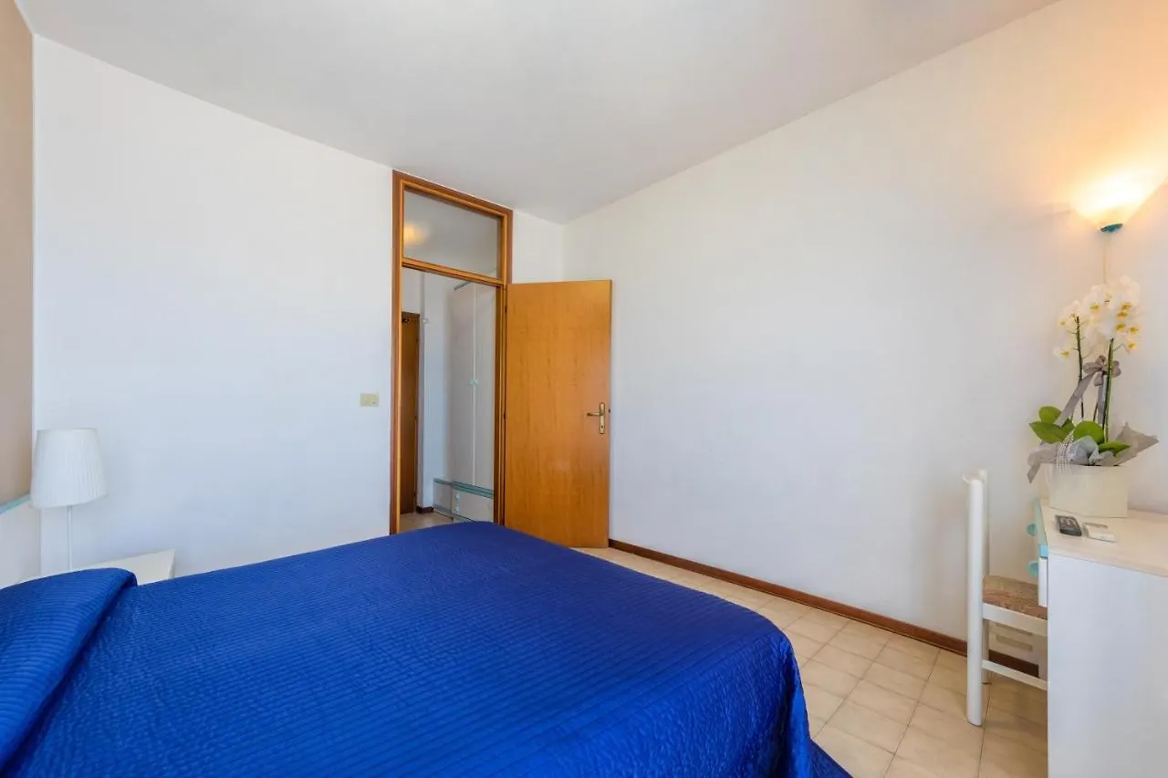 Hotel Sanremo Lido di Jesolo 3*,
